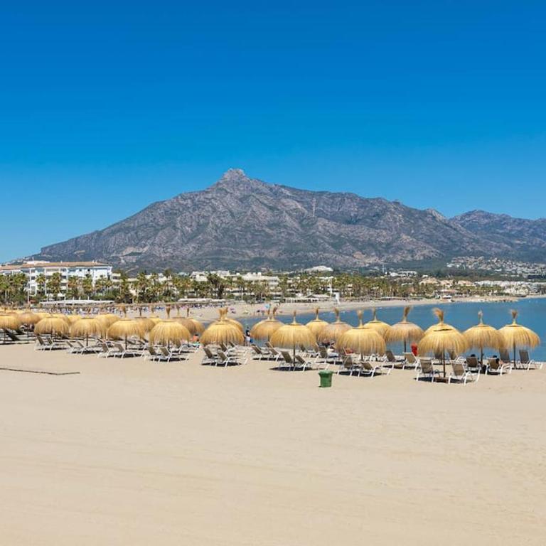 MARBELLA HOME RENTALS - Marina Banus, Puerto Banus, 2BR Luminous pool & parking - Two-Bedroom Apartment - 37