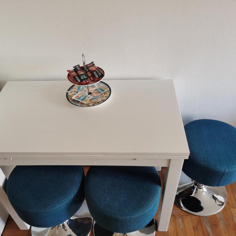 Dina's Place - One-Bedroom Apartment - 11