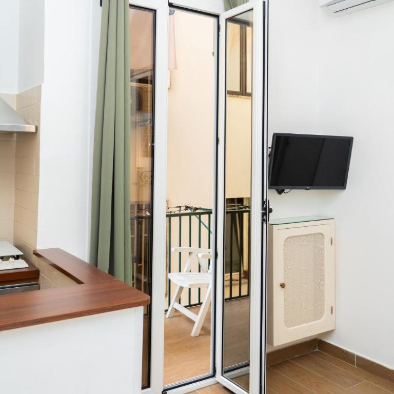 Suite Cervantes - Monolocale Deluxe - 9