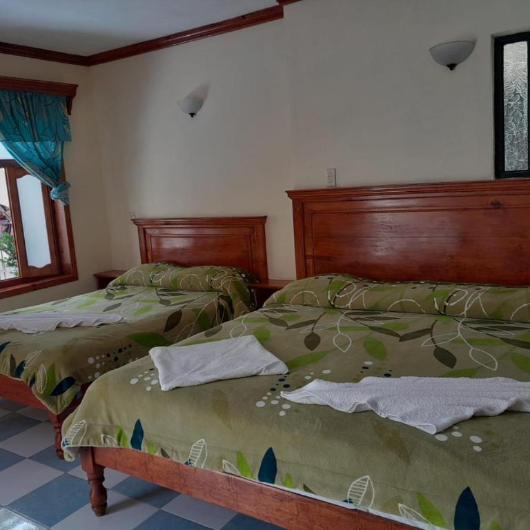 Hotel Tres Marías - Quadruple Room with Bathroom - 4