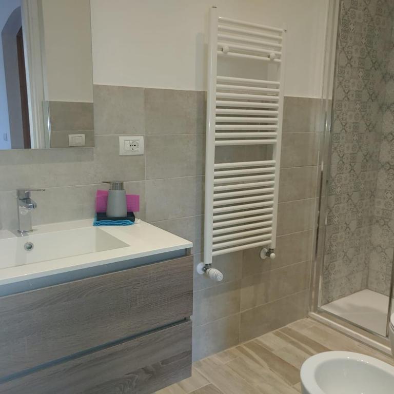 Residenza Cavour - Camera Matrimoniale con Bagno Privato - 3