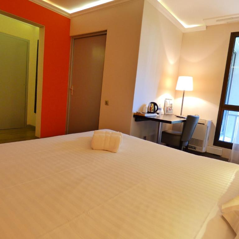 Contact Hotel B&G Limoges Sud - Chambre Double - Accessible aux Personnes à Mobilité Réduite - 3