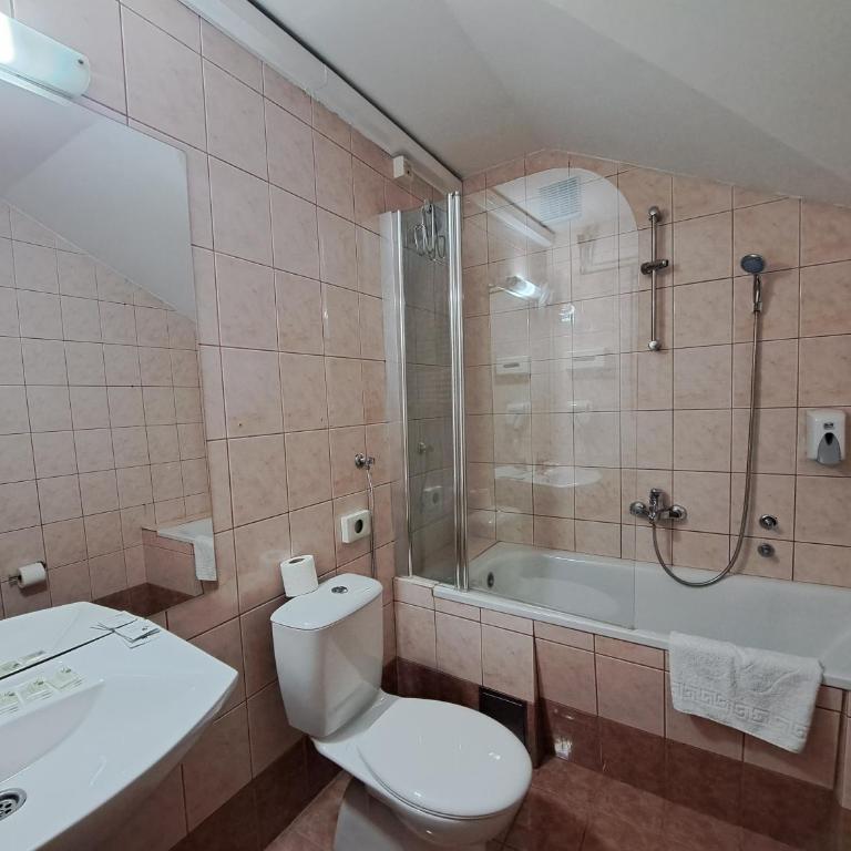 Hotel Marica - Standardna Trokrevetna Soba - 1