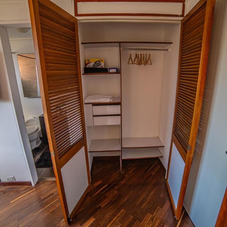 Top floor apt w/Balcony in El Poblado - Two-Bedroom Apartment - 36