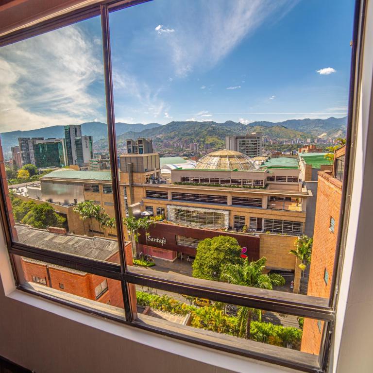 Top floor apt w/Balcony in El Poblado - Apartamento de 2 dormitorios - 30
