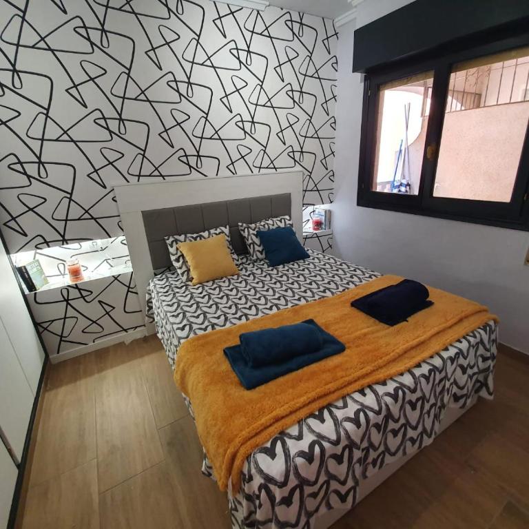 Apartment with pool & balcony less than 10min walk to Playa del Cura - Two-Bedroom Apartment - 3