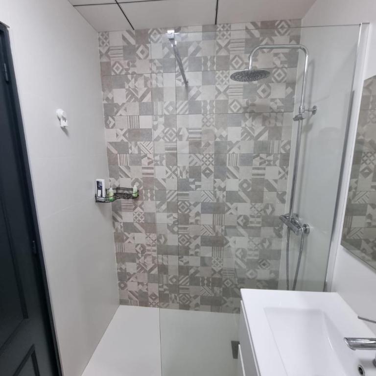 Apartment with pool & balcony less than 10min walk to Playa del Cura - Two-Bedroom Apartment - 16