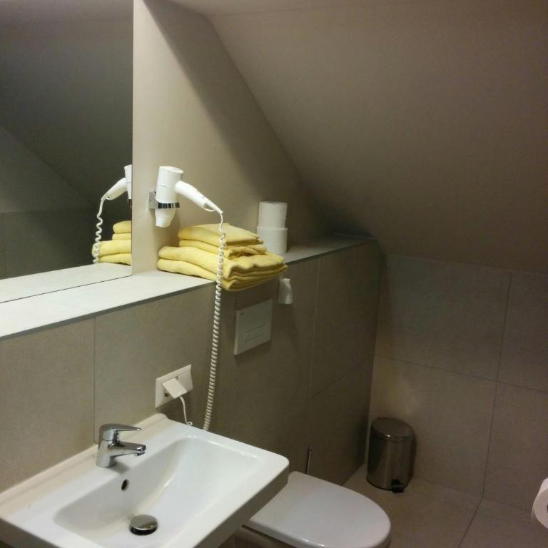 Sissi Park - Basic Triple Room - 4