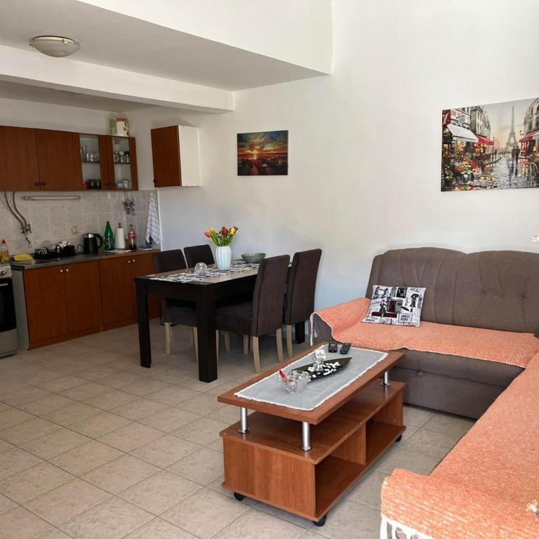 Cvrčak - Two-Bedroom Apartment - 12