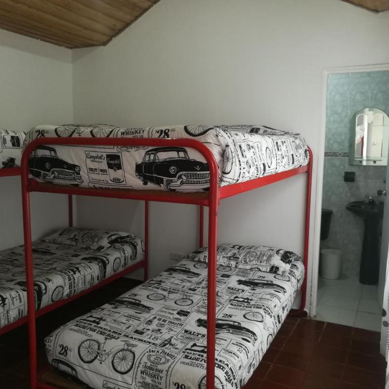 CLUB CAMPESTRE EL BOSQUE - Habitación Cuádruple Clásica - 3