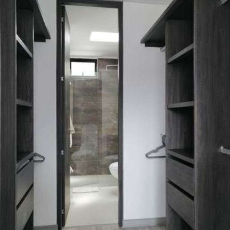 Apartamento moderno con balcón o terraza - Apartamento - 7