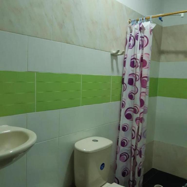 HOSTAL SARITA - Cama individual en dormitorio mixto - 3