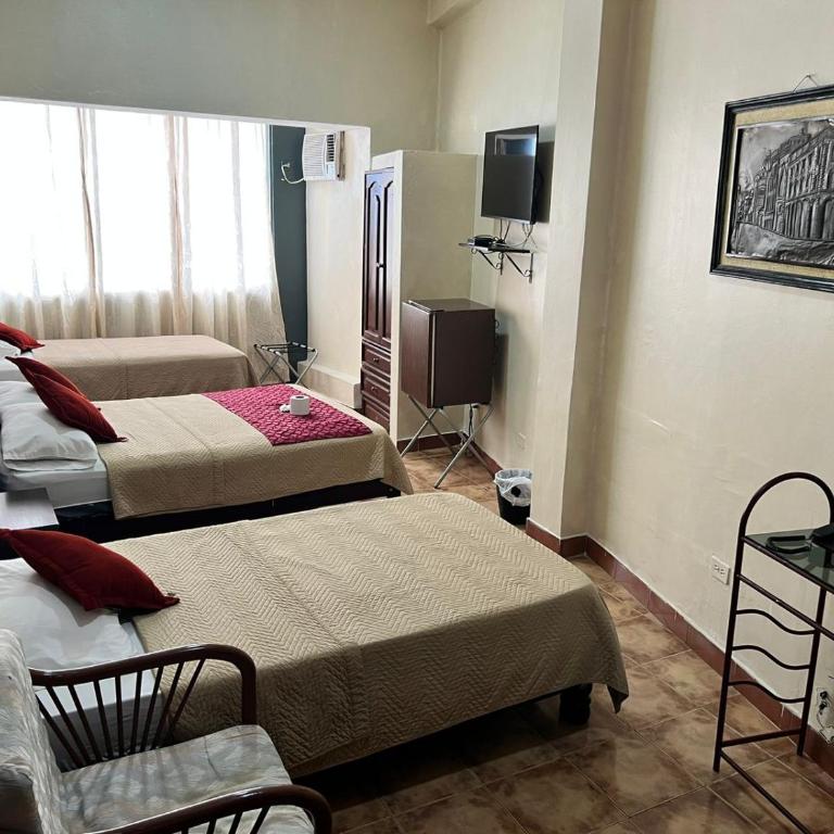 Atlantic Suites Hotel - Triple Room - 3