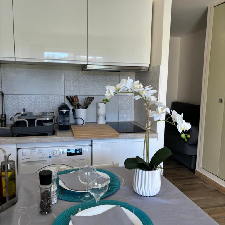 Proche Centre SANARY Studio climatisé 4 personnes - Studio with Terrace - 13