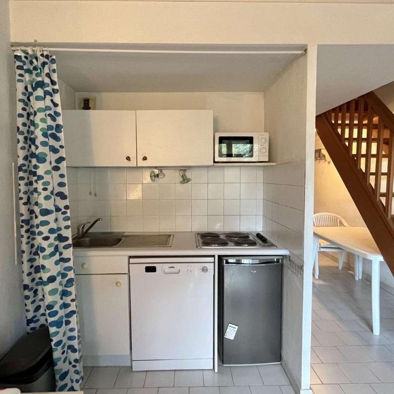 2 chambres, piscine, lave linge, lave vaisselle, parking, balcon, parking privatif - Appartement 2 Chambres - 3