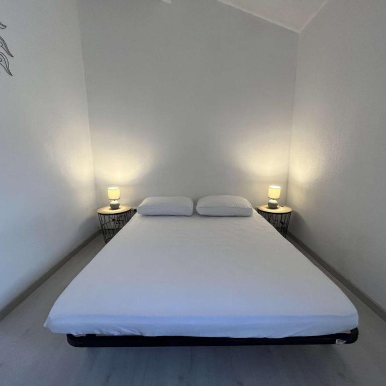 2 chambres, piscine, lave linge, lave vaisselle, parking, balcon, parking privatif - Appartement 2 Chambres - 5