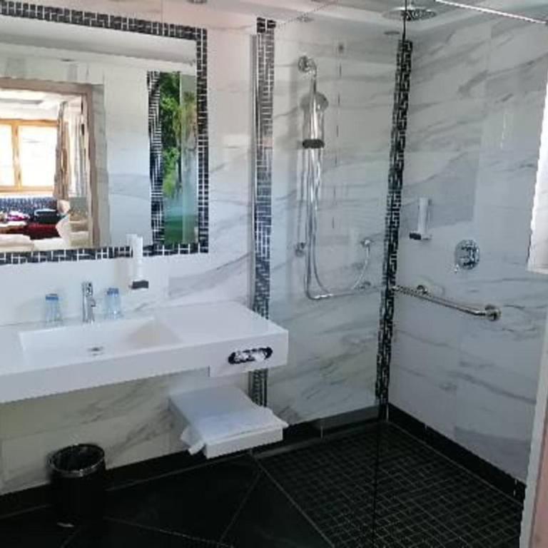 Hotel Bichlingerhof - Dreibettzimmer - barrierefrei - 3