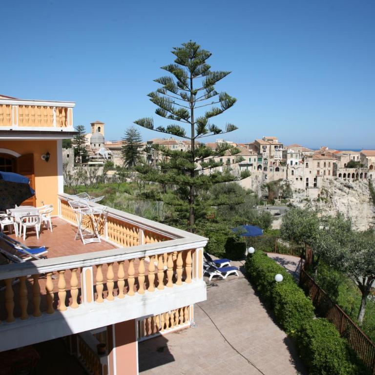 Mansarda Villa Alf Di Vito - Two-Bedroom Apartment - 1