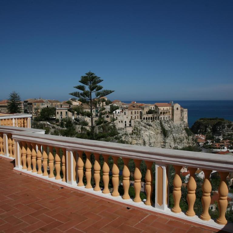 Mansarda Villa Alf Di Vito - Two-Bedroom Apartment - 2