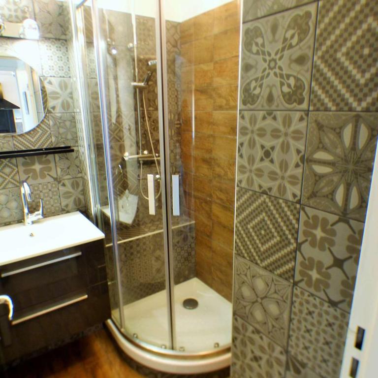 Appartement 1 chambre, résidence avec piscine à Saint Mandrier village - Appartement 1 Chambre - 7