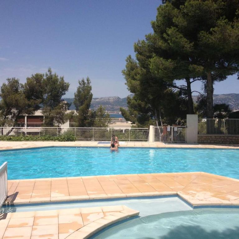 Au cœur du port de Saint-Mandrier, piscine, tennis, charme et confort - Apartment mit 1 Schlafzimmer - 1
