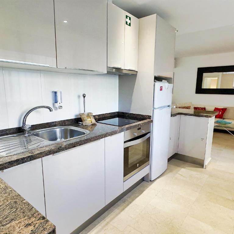 Central Two Bedroom Apartment on the Second Line of the Beach in Marbella. - Apartamento de 2 dormitorios - 9