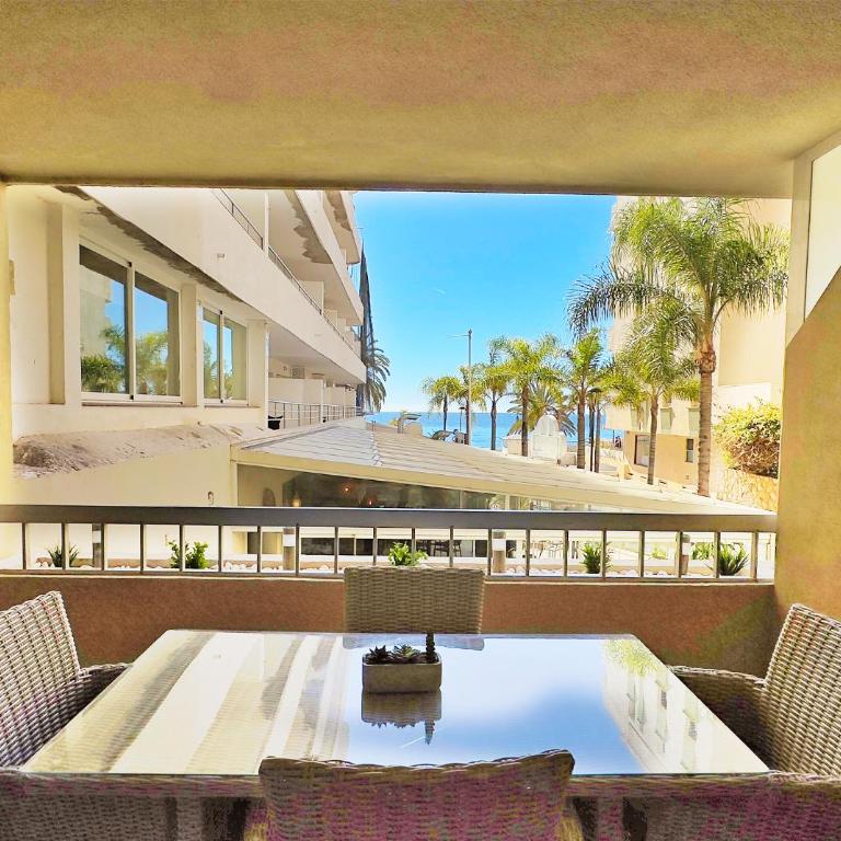 Central Two Bedroom Apartment on the Second Line of the Beach in Marbella. - Apartamento de 2 dormitorios - 28