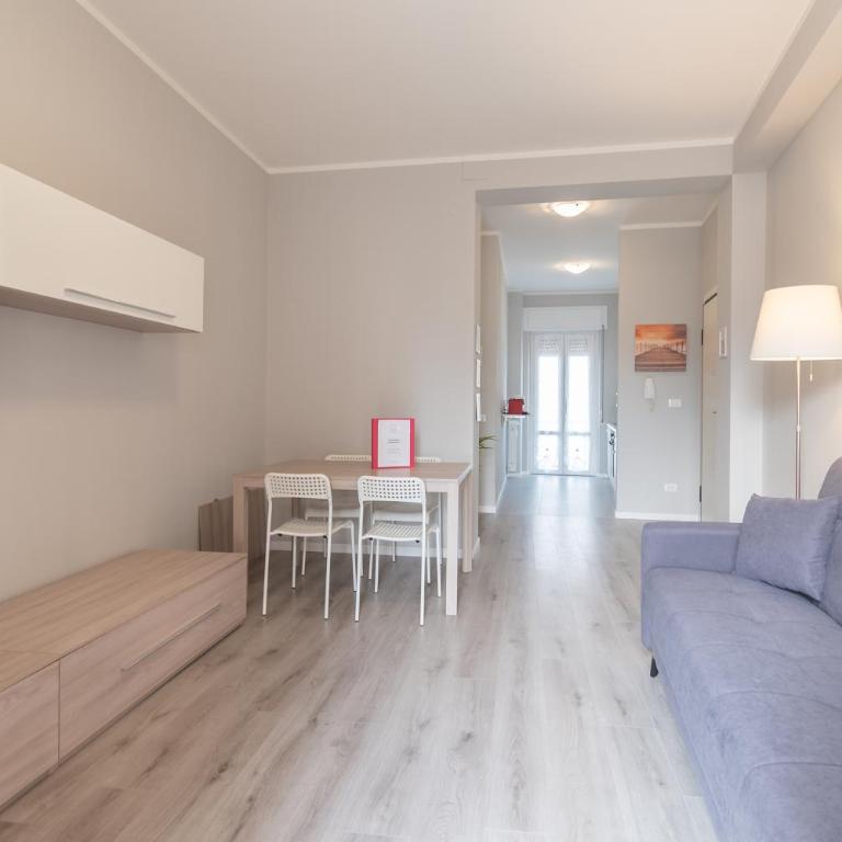 Trilocale Ospedale Civile 7 _ F&L Apartment - Two-Bedroom Apartment - 10
