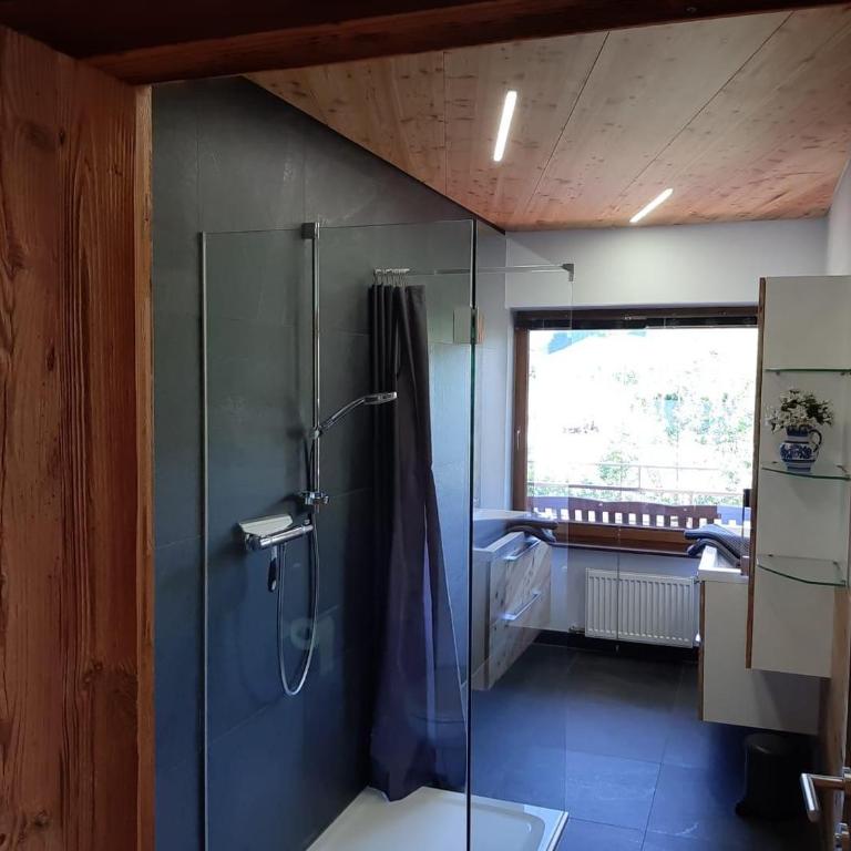 Exklusiv Apartment Sonnenalp - Apartment mit 2 Schlafzimmern und Dusche - 3