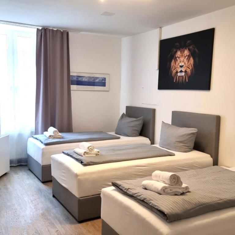 New City Center Stays 1 - Three-Bedroom Apartment - 23