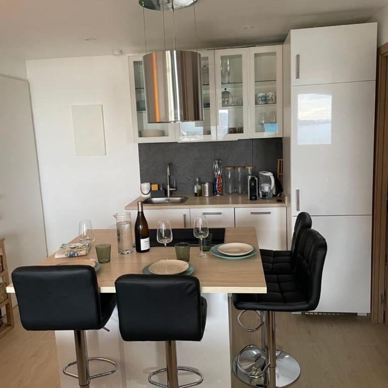 Magnifique vue mer dans une résidence avec piscine - Appartement 1 Chambre - 12