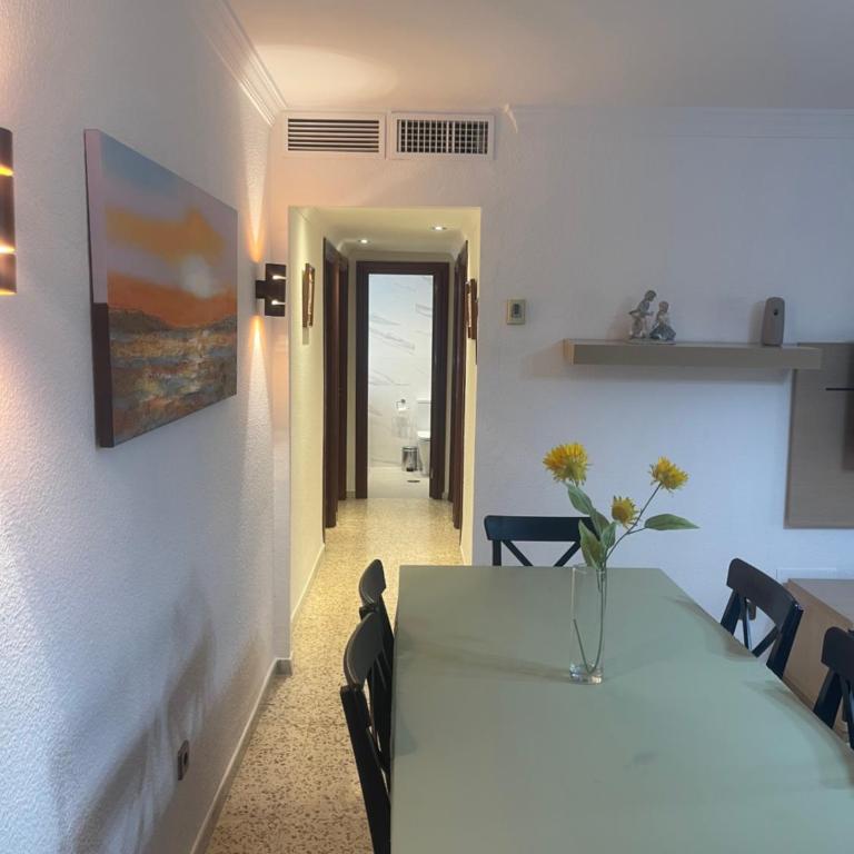 GRAN Y MAGNÍFICO APARTAMENTO EN MáLAGA - Apartamento - 4