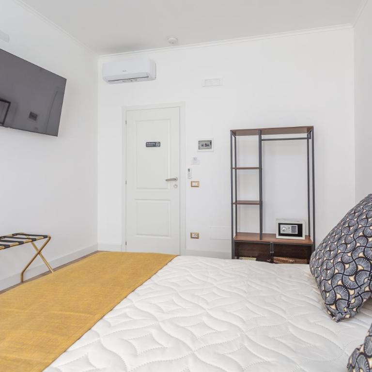 Rhome Vatican Rooms - Camera Tripla Executive - 10