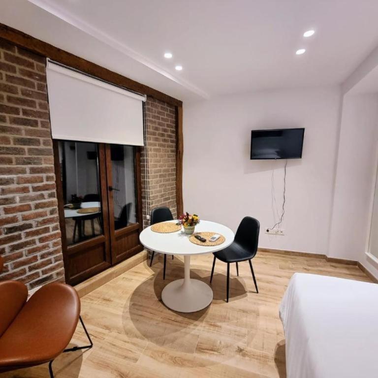 SUITES BERRUETA , Plaza Mayor by Albany - Suite con balcón - 5