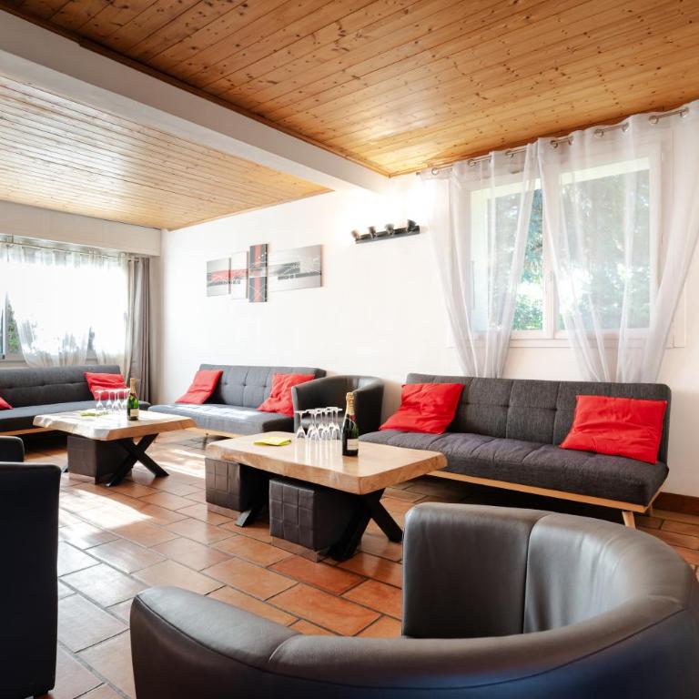 Grand Gîte Saint-Lary centre pour 15 pers. pouvant accueillir jusqu’à 17 pers. - Maison 7 Chambres - 7