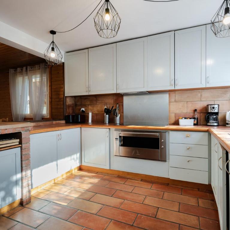 Grand Gîte Saint-Lary centre pour 15 pers. pouvant accueillir jusqu’à 17 pers. - Maison 7 Chambres - 12