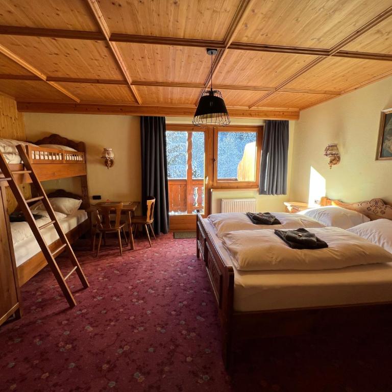 Gasthof Zum Lendwirt - Vierbettzimmer mit Balkon - 1