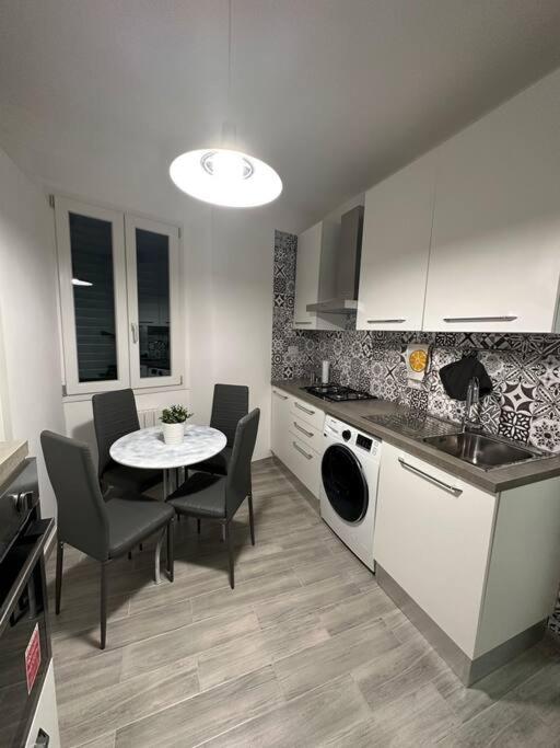 Rivers Malavolta - One-Bedroom Apartment - 1
