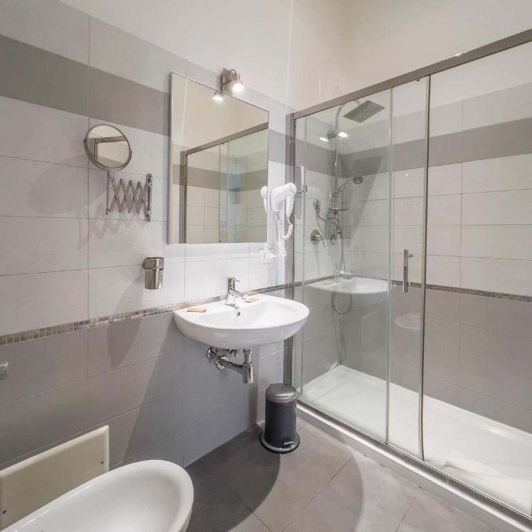 La Grande Bellezza Guest House Rome - Classic Double Room - 10