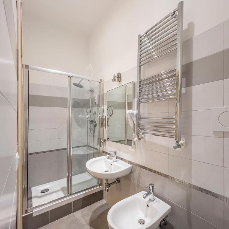 La Grande Bellezza Guest House Rome - Superior Double or Twin Room - 8