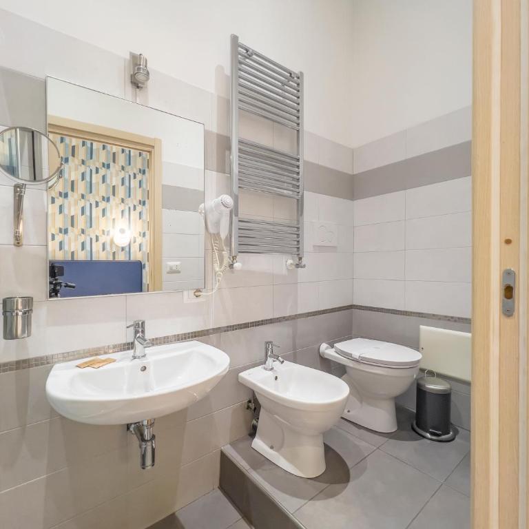 La Grande Bellezza Guest House Rome - Superior Double or Twin Room - 17