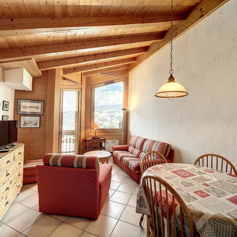 Appartement 3 pièces proche pistes à Combloux avec parking - Appartement 2 Chambres - 2