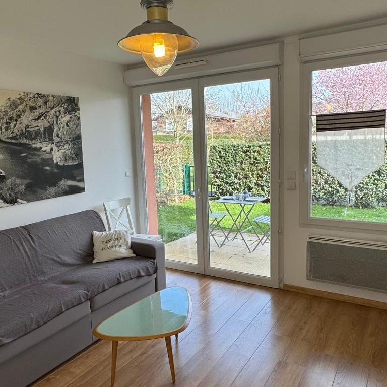Appartement Moderne T2, Rez-de-Jardin, Proche Plage et Centre Ville, Parking, Wifi, Animaux Acceptés - FR-1-487-362 - Appartement - 2