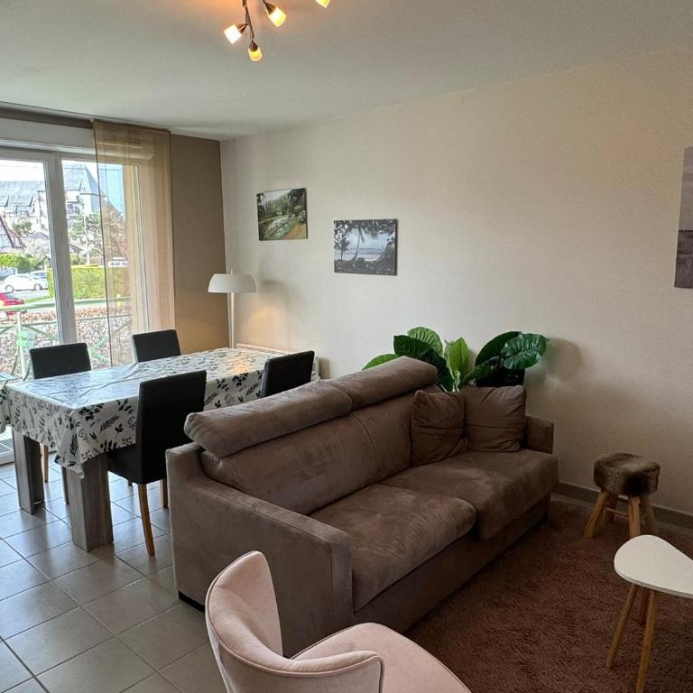 Appartement Moderne près de la Plage et du Centre - 2 Chambres, Balcon, Parking, Animaux Acceptés - FR-1-487-363 - Apartment - 2