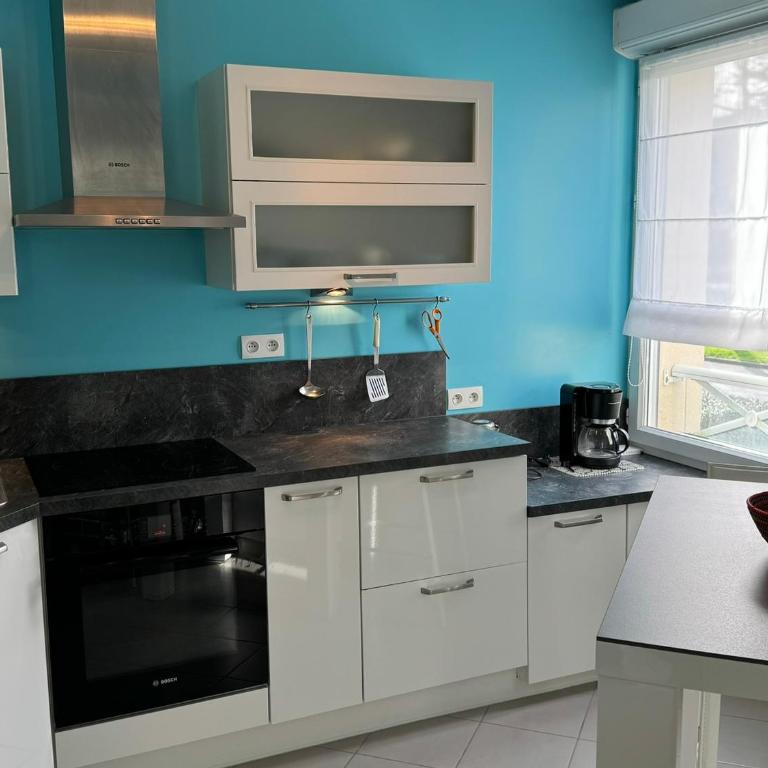 Appartement Moderne près de la Plage et du Centre - 2 Chambres, Balcon, Parking, Animaux Acceptés - FR-1-487-363 - Apartment - 8