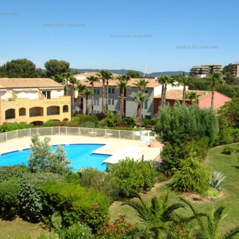 T3 climatisé avec piscine, tennis, proche plage à Cavalaire - FR-1-100-330 - Appartamento - 1