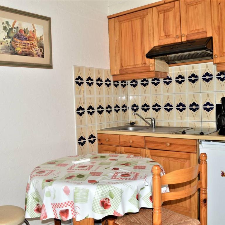 Studio climatisé, accès piscine, terrasse, proche plage et commerces - FR-1-226B-179 - Appartement - 7