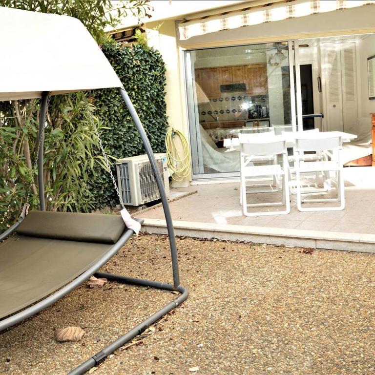 Studio climatisé, accès piscine, terrasse, proche plage et commerces - FR-1-226B-179 - Appartement - 13