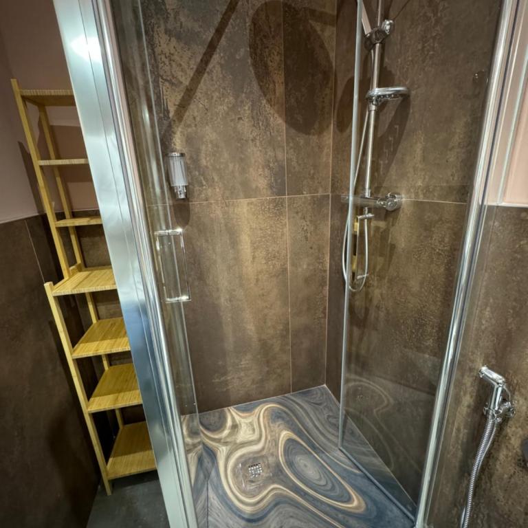 B&B Parma Centro - Camera Matrimoniale con Bagno Privato - 9