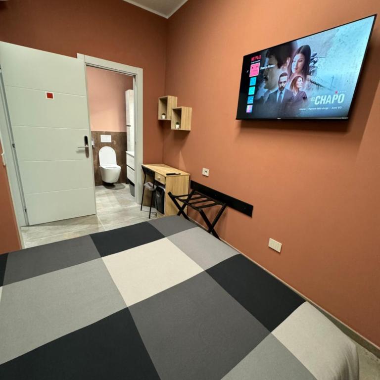 B&B Parma Centro - Camera Matrimoniale con Bagno Privato - 15